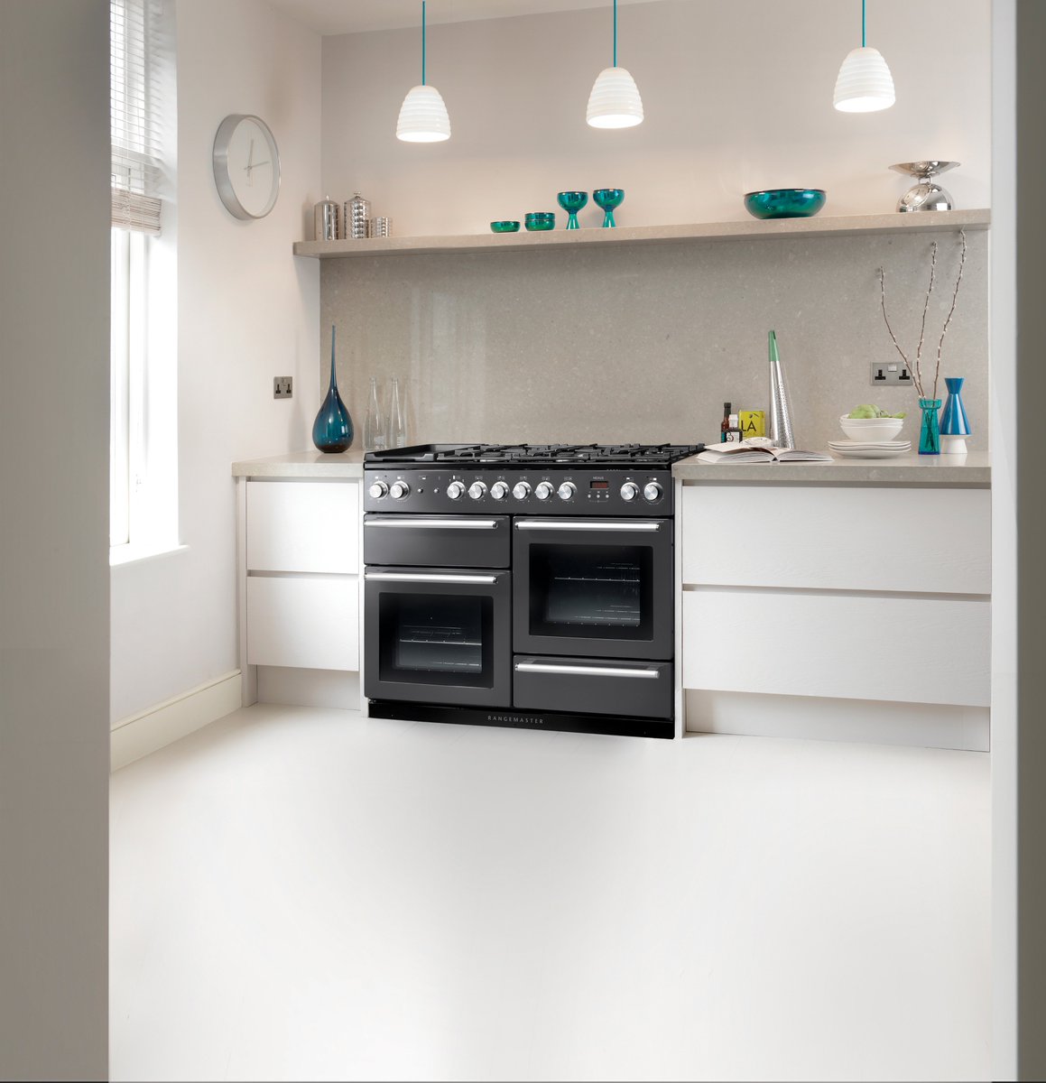 RangemasterUK's tweet photo. All eyes are definitely on the Nexus range cooker in this beautiful #SimplyModern kitchen. 😍 https://t.co/Gb7KG3warO