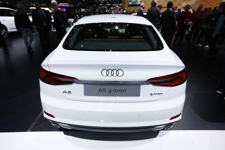 gaz_mobilite's tweet photo. #Audi A5 Sportback g-tron : la nouvelle berline #GNV révélée au salon de Genève https://t.co/DwFndWYjXB https://t.co/qD5wAKnkQj