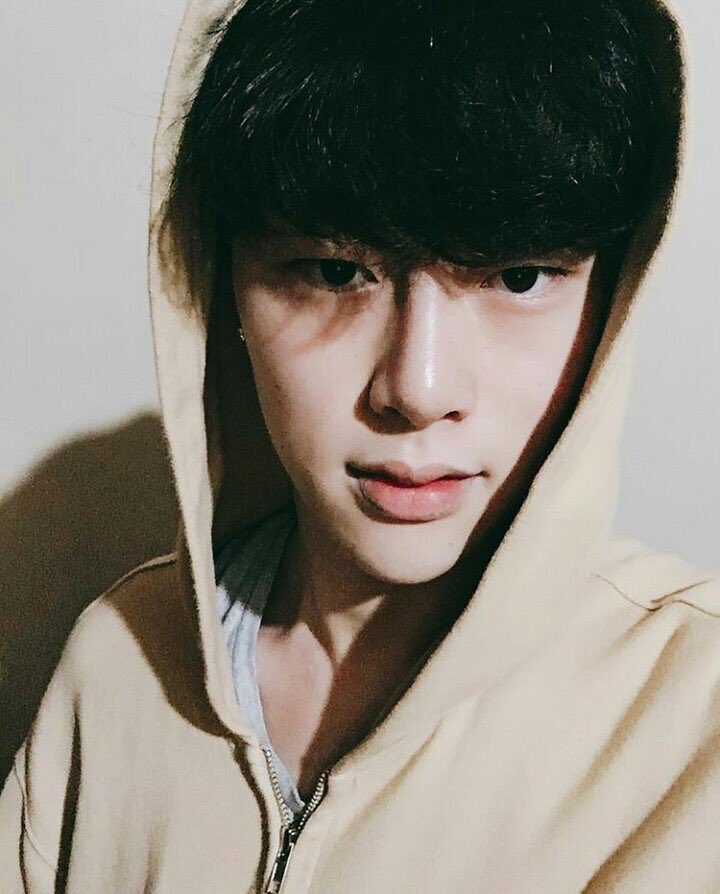 FG1204SH's tweet photo. กริ๊ดดดดดดดด ฮยอนบิน เชียร์คนนี้สุดใจ สู้ๆนะลูกกก~ YGK+ มีแต่ผู้ชายงานดี ฮือออ 
IG : Komurola 👍🏻👍🏻👍🏻
#PRODUCE101 #HYUNBIN #ฮยอนบิน https://t.co/Nglf05P1Mi
