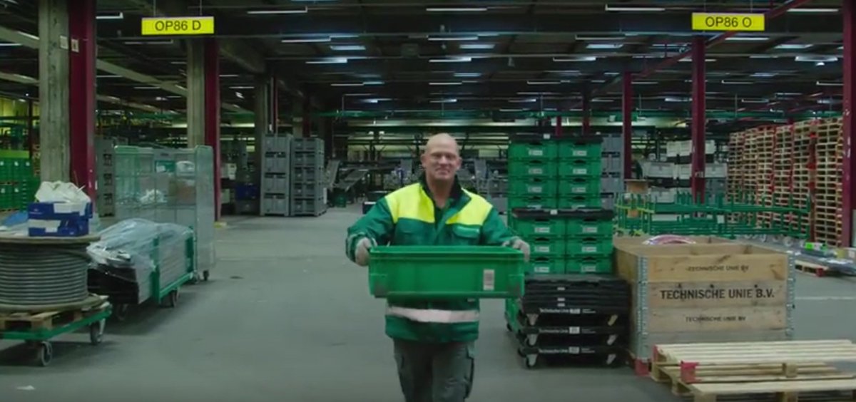 technische_unie's tweet photo. Bij Technische Unie maken onze mensen het verschil. We rijden een dag mee met chauffeur Rogier Vorwald: https://t.co/Tq2JfDU0Uj [video] https://t.co/XgNtEI2615