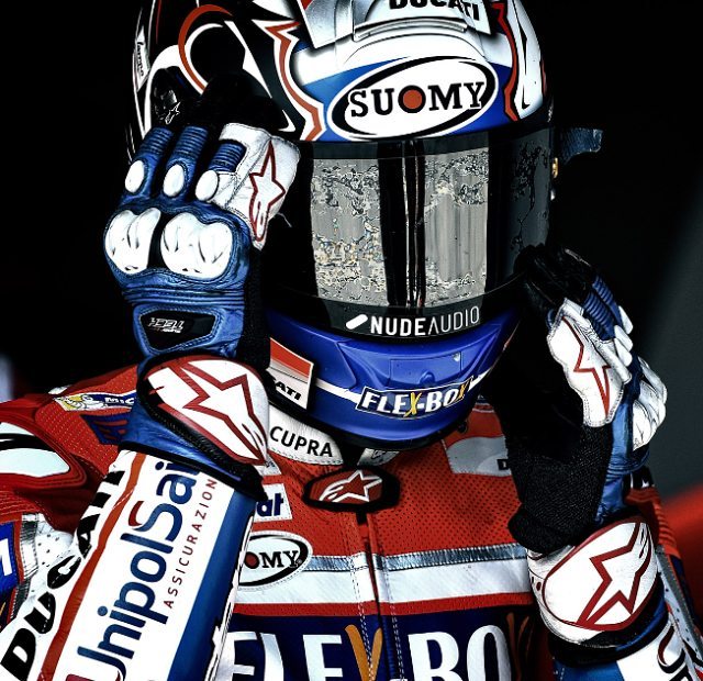 83SuperFans's tweet photo. #2017StartNow!
@AndreaDovizioso
@Doviziosiani04
@DucatiMotor
@suomyofficial
@alpinestars https://t.co/81lCljI8St