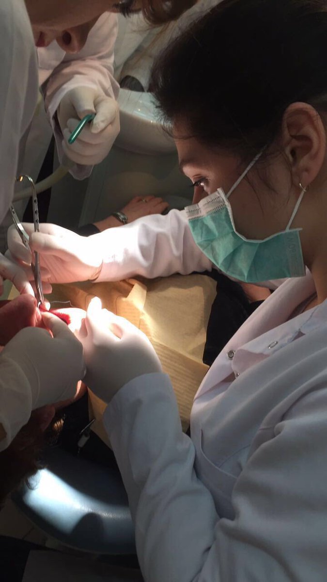 DeaShoshi's tweet photo. Working 👩🏻‍⚕️#Dentist https://t.co/6BUgsRyRdB