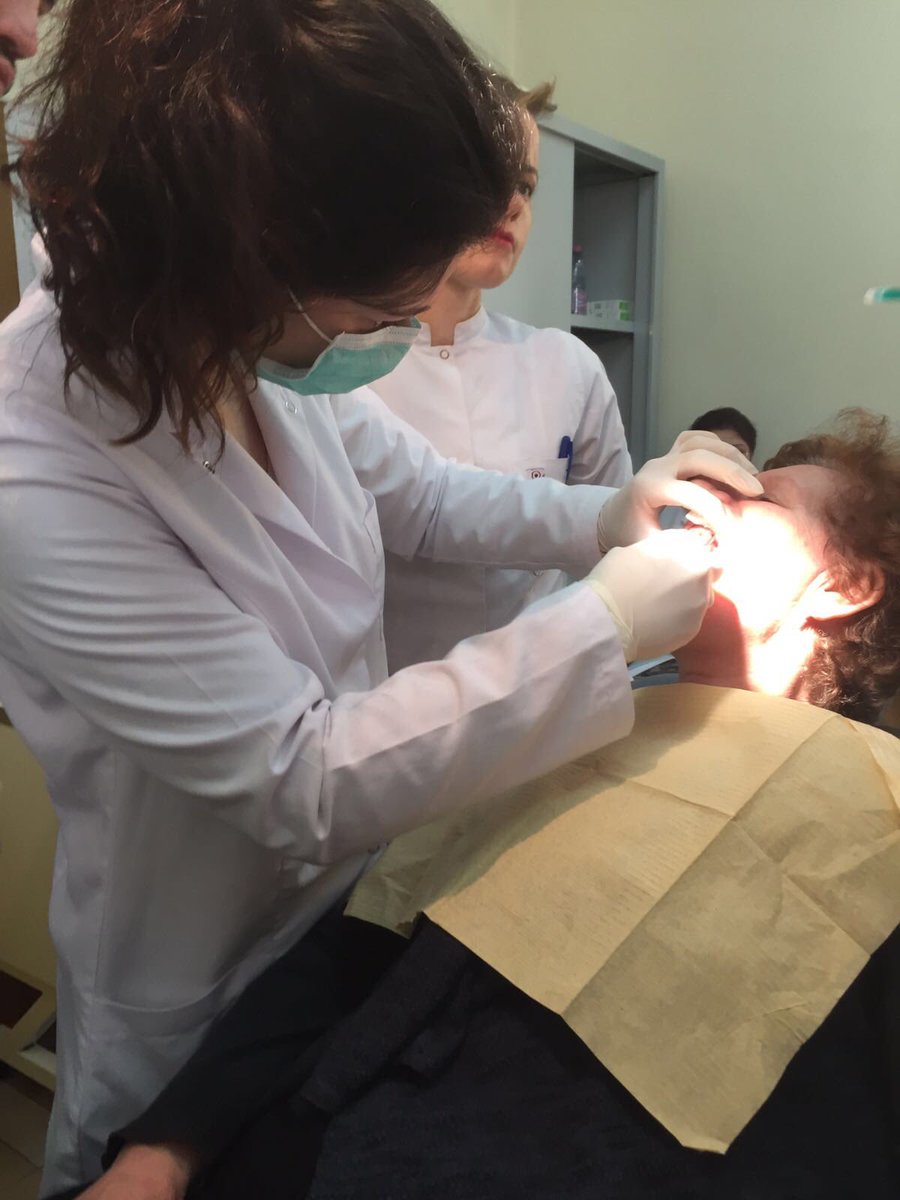 DeaShoshi's tweet photo. Working 👩🏻‍⚕️#Dentist https://t.co/6BUgsRyRdB