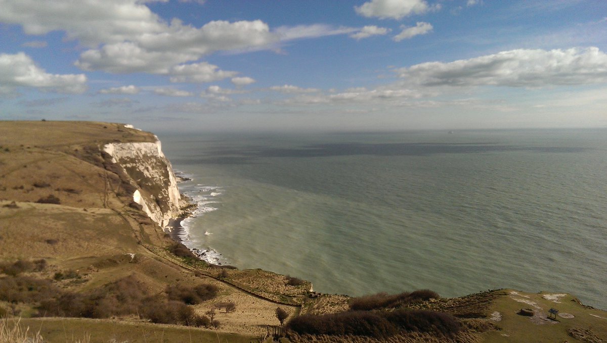 WadeBungalow's tweet photo. Morning walk and lunch stop at the white cliffs of Dover before heading back home.  @MencapESuffolk https://t.co/qSZIuJXL1K