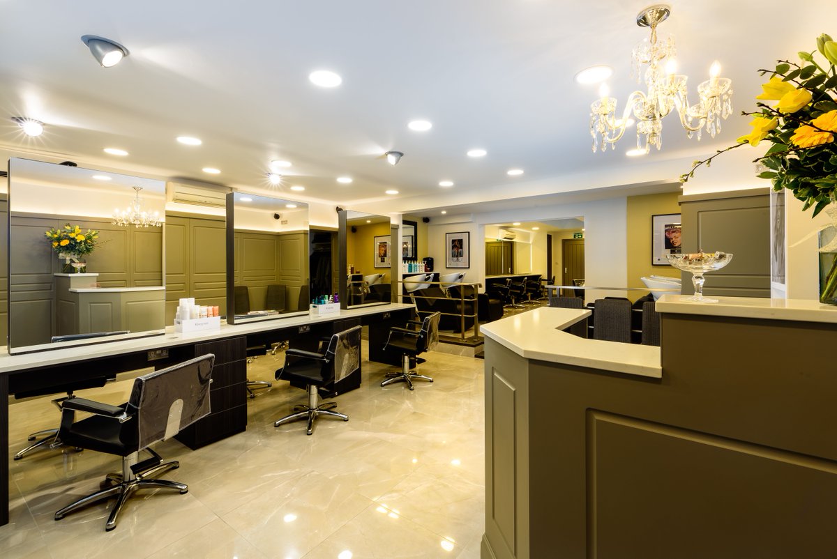 SarahApproved's tweet photo. Refurbishment of Kore Hairdressers complete 👌🏻😍 https://t.co/n59YLk3vMt