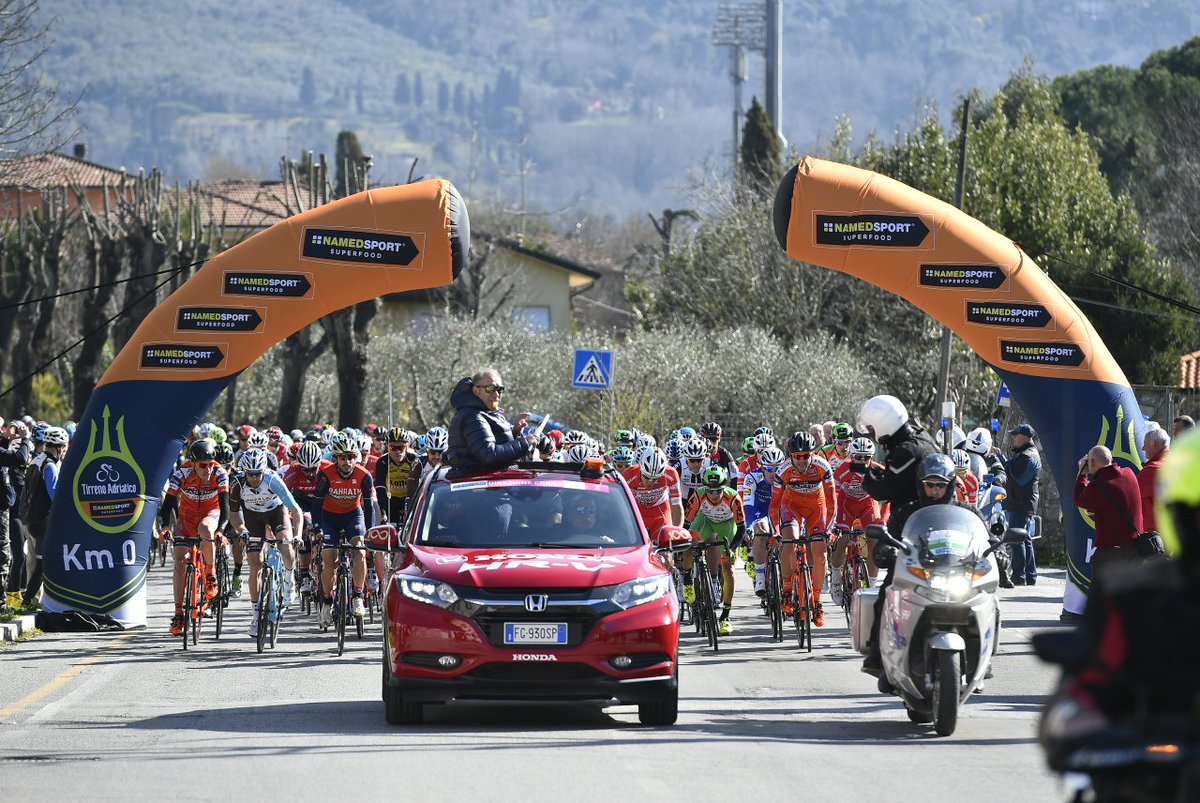 SoiMuerto's tweet photo. @TirrenAdriatico 2stg #subitofuga @ballero345501 @mircomaestri9 @ALANMARANGONI #ideacycling #StayTuned #itstimetocycling 📷 @TirrenAdriatico https://t.co/qprlKp3f95