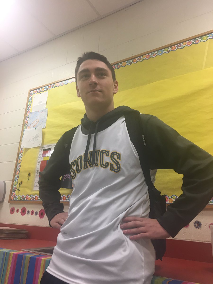 lightningroost's tweet photo. Tonight we support our brothers The Sonics in their game against the Bad Hombres! #makeusproud @DaRealSonics https://t.co/3qHhHoEEIE