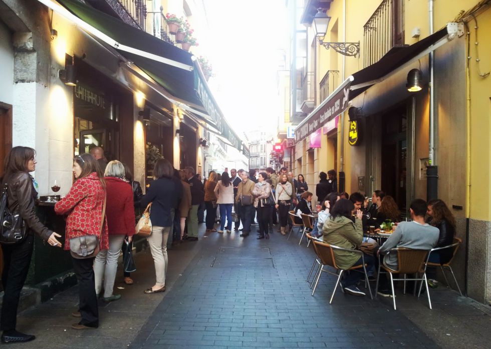 ElViajero_Pais's tweet photo. Un barrio entero para tapear en #León https://t.co/QyfdOrp1ee https://t.co/c4Fsjd3Czj