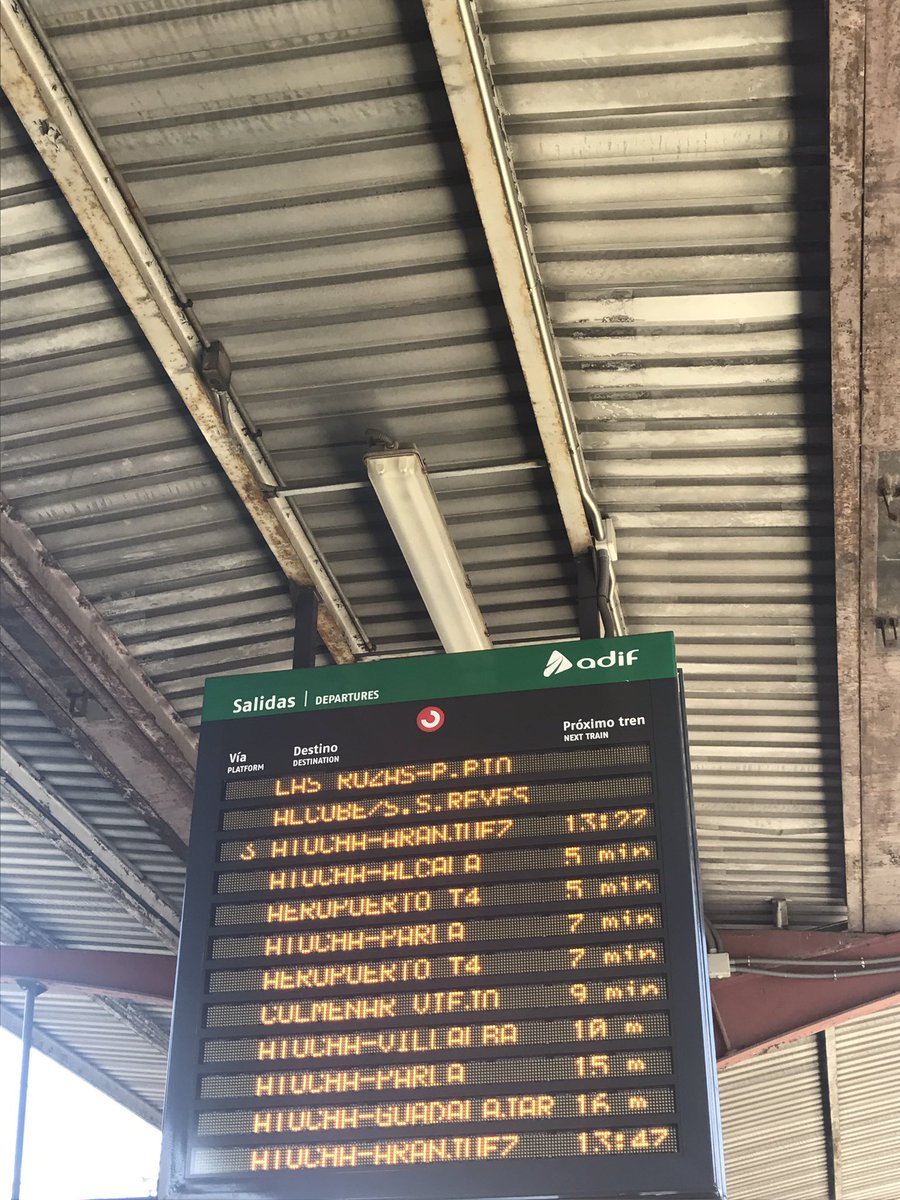 melgompri's tweet photo. @CercaniasMadrid Así? No resuelve nada 4 trenes en una hora, si 2 de ellos pasan con 2 minutos de diferencia! https://t.co/BY601M9213