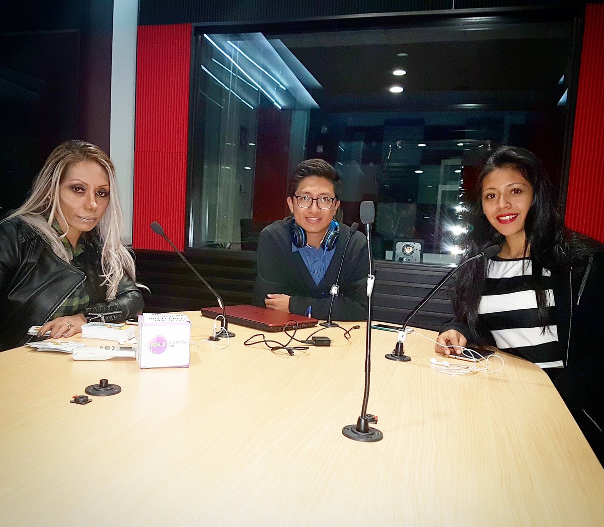fragosomanager's tweet photo. ¡ La @brujazulema1 en #CapitalMorning @CapitalFM_Mor @RoodGttz 🎙🎙🎙#LaBrujaZulemaEnCuernavaca @ray_cardenas https://t.co/621ZN6EoQg