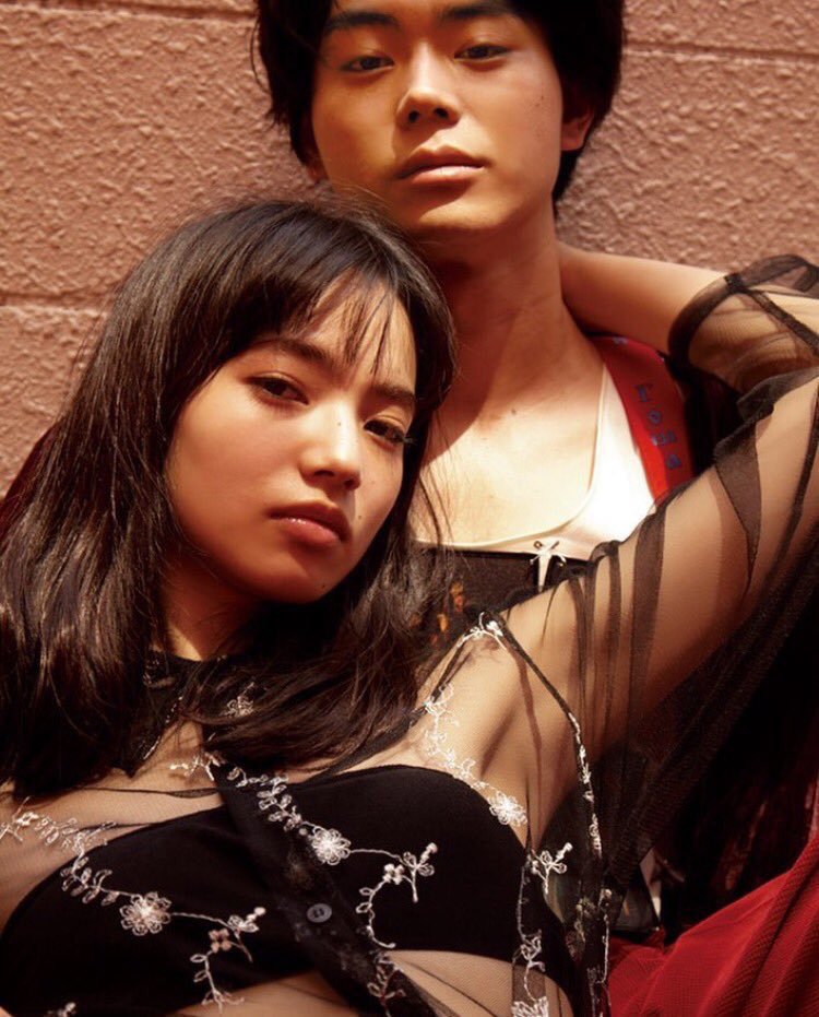 菅田将暉さんと小松菜奈さんのファッション画像