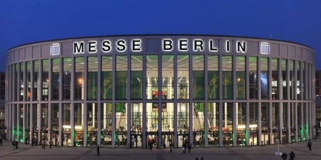 nstma1's tweet photo. 4 démonstrations industrielles au Cisco Live Berlin 2017 #CLEUR #CiscoManufacturing #industrie @CiscoFrance https://t.co/NmJHPgRfnY https://t.co/aTq5KaWc17