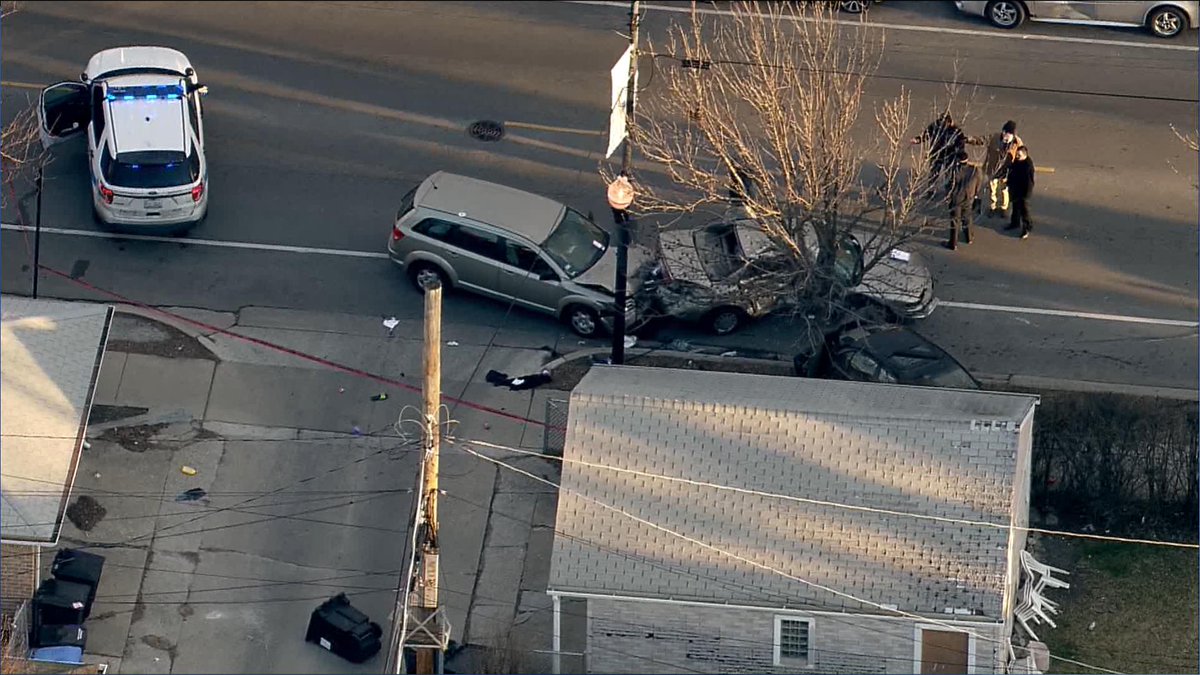 WGNtraffic's tweet photo. Serious crash closes 59th St  btw Kostner Ave and Kenneth Ave - #62H Archer/Harlem buses are being rerouted https://t.co/macCVKr2ru