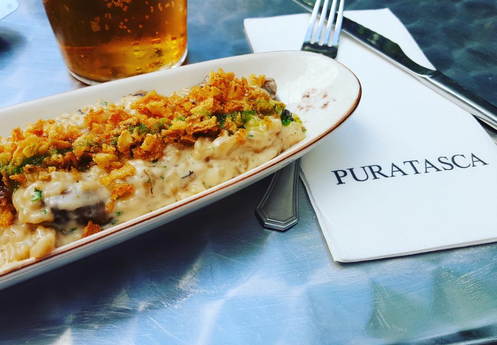 SEVconLengua's tweet photo. #Primavera. El plato de estrella de #puratasca a casi 30°C al #airelibre
Arroz meloso glorioso... #Triana #Rice #Rico
#TapaSelfie #TDSGastro https://t.co/fXyfX0B7FT