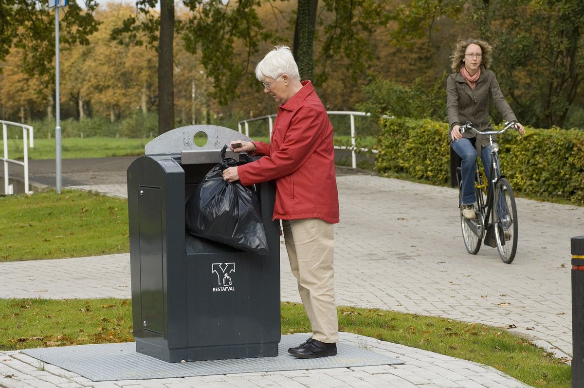AvriSchoon's tweet image. De 10 Avri-gemeenten kozen vanochtend voor nieuw afvalbeleid. In 2019 gaan we hiermee van start. Meer lezen? ow.ly/7sis309JWvD