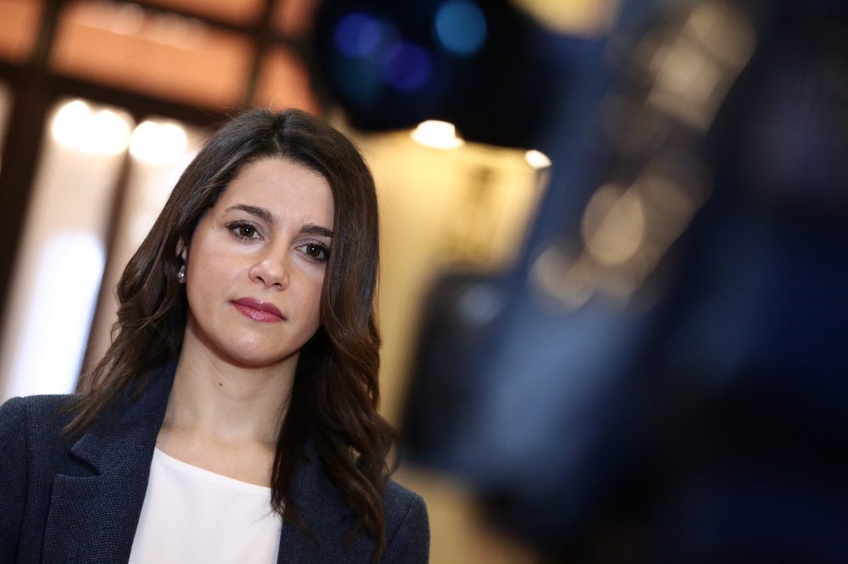 CiutadansCs's tweet photo. 📺 @InesArrimadas "Del 3 al 4%, parece que hay inflación hasta en las mordidas y las comisiones que se pagaban ilegalmente" #MordidasM4 https://t.co/LVBu6eMZjO