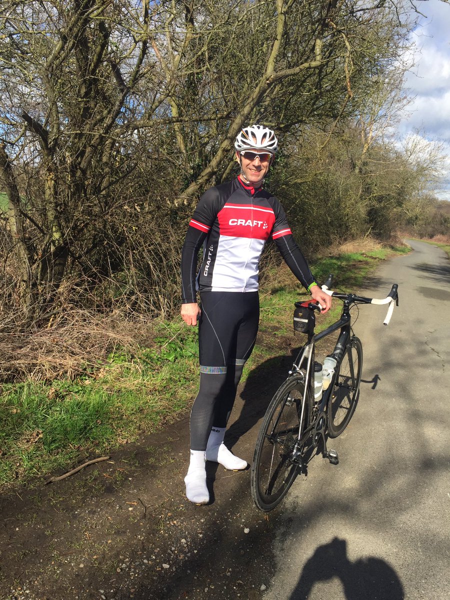 BeEndurance's tweet image. Excellent ride out with @roding_triclub this morn. 100km with decent climbs. My @UK_Craft gear is brilliant.