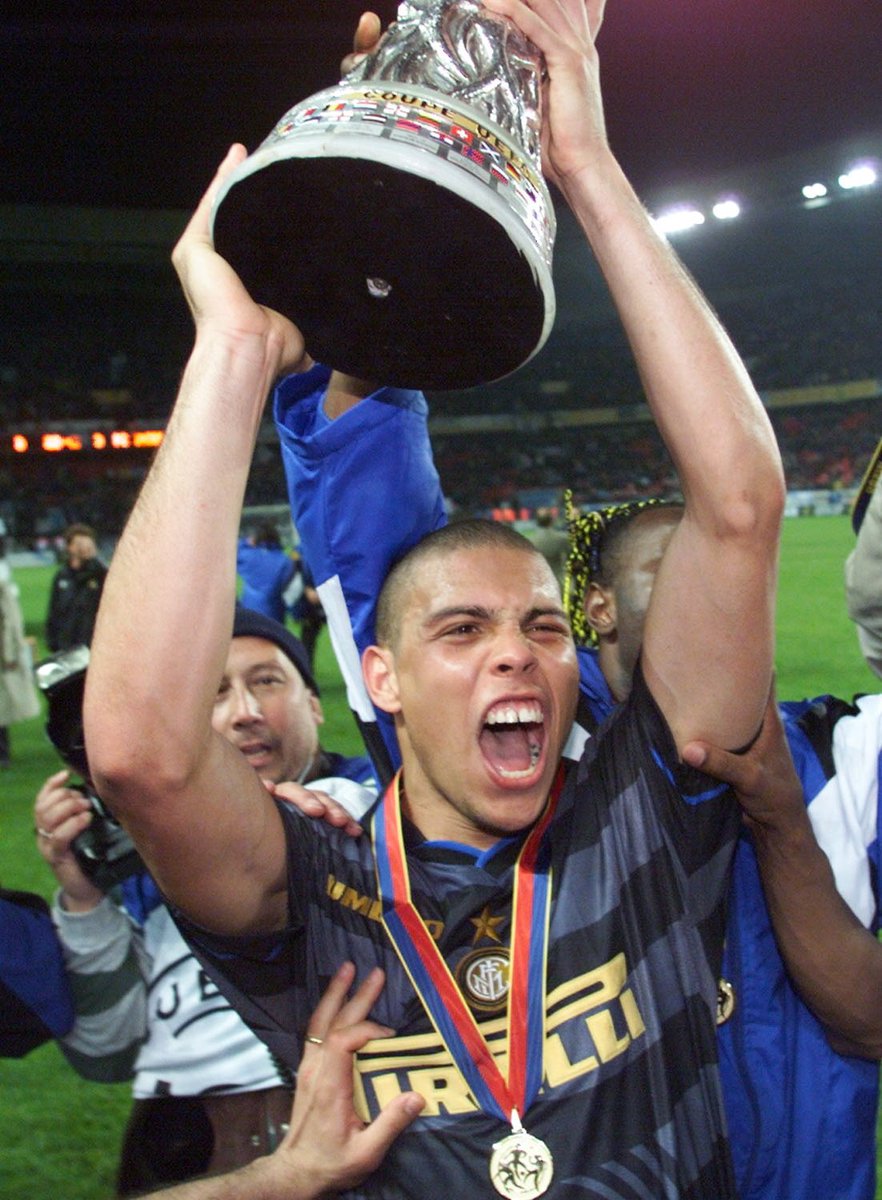 UEFAcom_de's tweet image. Happy Birthday, @Inter 🎁🎂🎉🎊🎈🏆⚽️ #Inter109