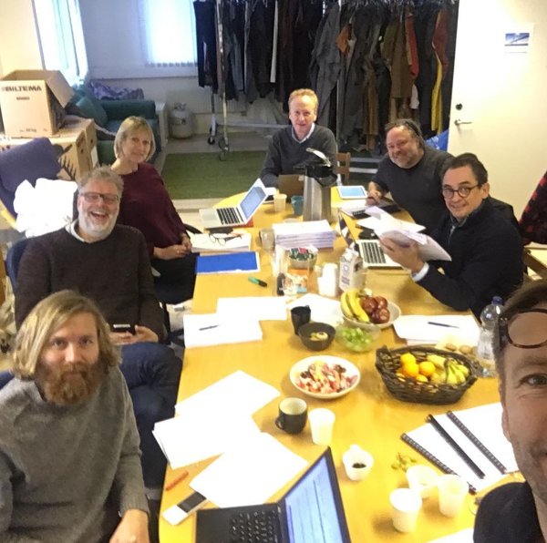 ArrowFilmsTV's tweet photo. A look behind the scenes of #TheBridge: The final script meeting for the final episode of Season 4 https://t.co/CQROuk8MX4