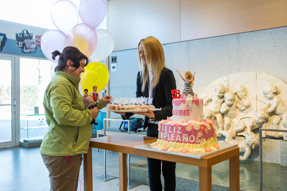 FundacionCanal's tweet image. ¡Encantados con la celebración de #58cumpleBarbie! #cupcakes #cumpleaños #expobarbie ¿Vienes tú también?