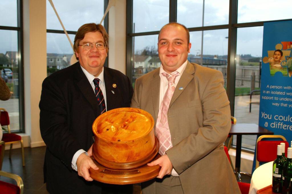 RTStuarts's tweet photo. Throw back Thursday!
Here is a picture of Alan&amp;Keith Stuart from 2007, when we won the World Scotch Pie Championship! #NationalPieWeek https://t.co/oxncvrOlH3