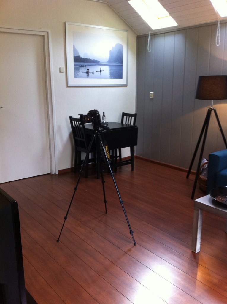verkoopstyling_'s tweet photo. Altijd leuk #woningfotograaf in actie! #woningfotografie leuke #klus samen met beste #styling #verkoopstyling loont https://t.co/uLNuC0Dyuk