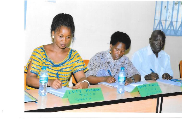 Streetnet1's tweet photo. @Streetnet1 training on #CollectiveNegotiations in #informaleconomy in #Tanzania funded by @SolidarityCntr
https://t.co/EgjeU01fYz https://t.co/Ay45lzRgjM