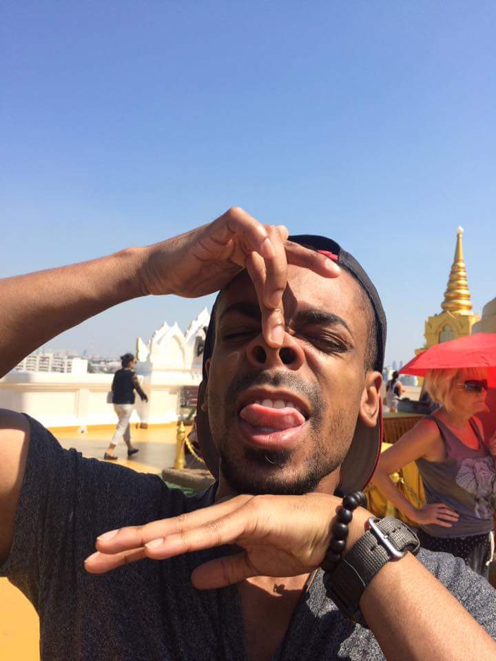 EhBroad's tweet image. Throwback to a crazier time! #Bangkok #Thailand #Wanderlust #Travel #CrazySelfie #Contest #BodegaBangkok #WatSaket #Temple #Ehbroad