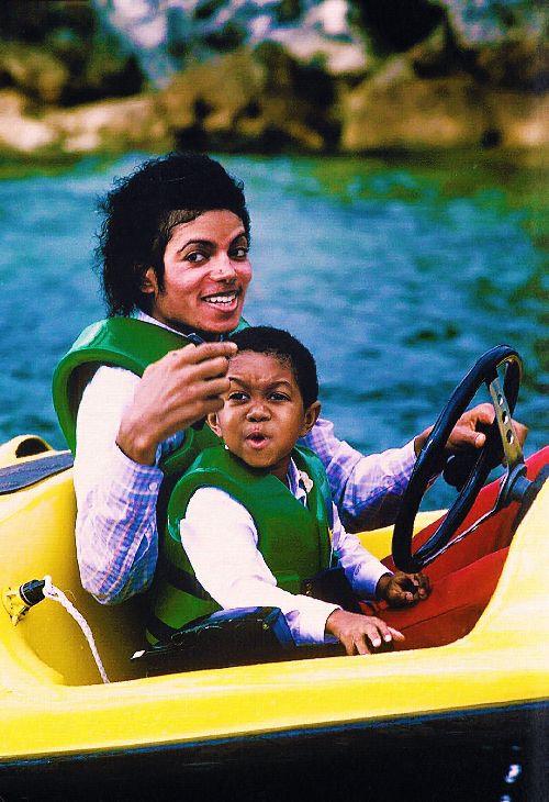 Happy 46th birthday to Emmanuel Lewis, seen here with a friend. 