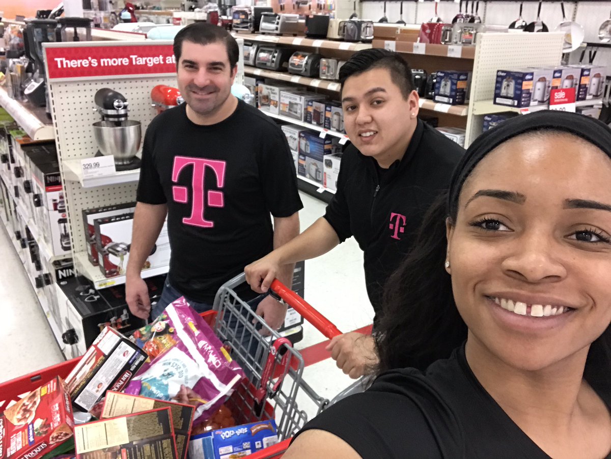 SHANISE_M1's tweet photo. Fillin' up the fridge 😋Awesome job team, we hit 100 Google Reviews! Now let's eat! Thanks @dperry2929 @stephen_pulley @M1Deantwon! 😝👊🏾#M1SAC https://t.co/tOSEhqOmwm