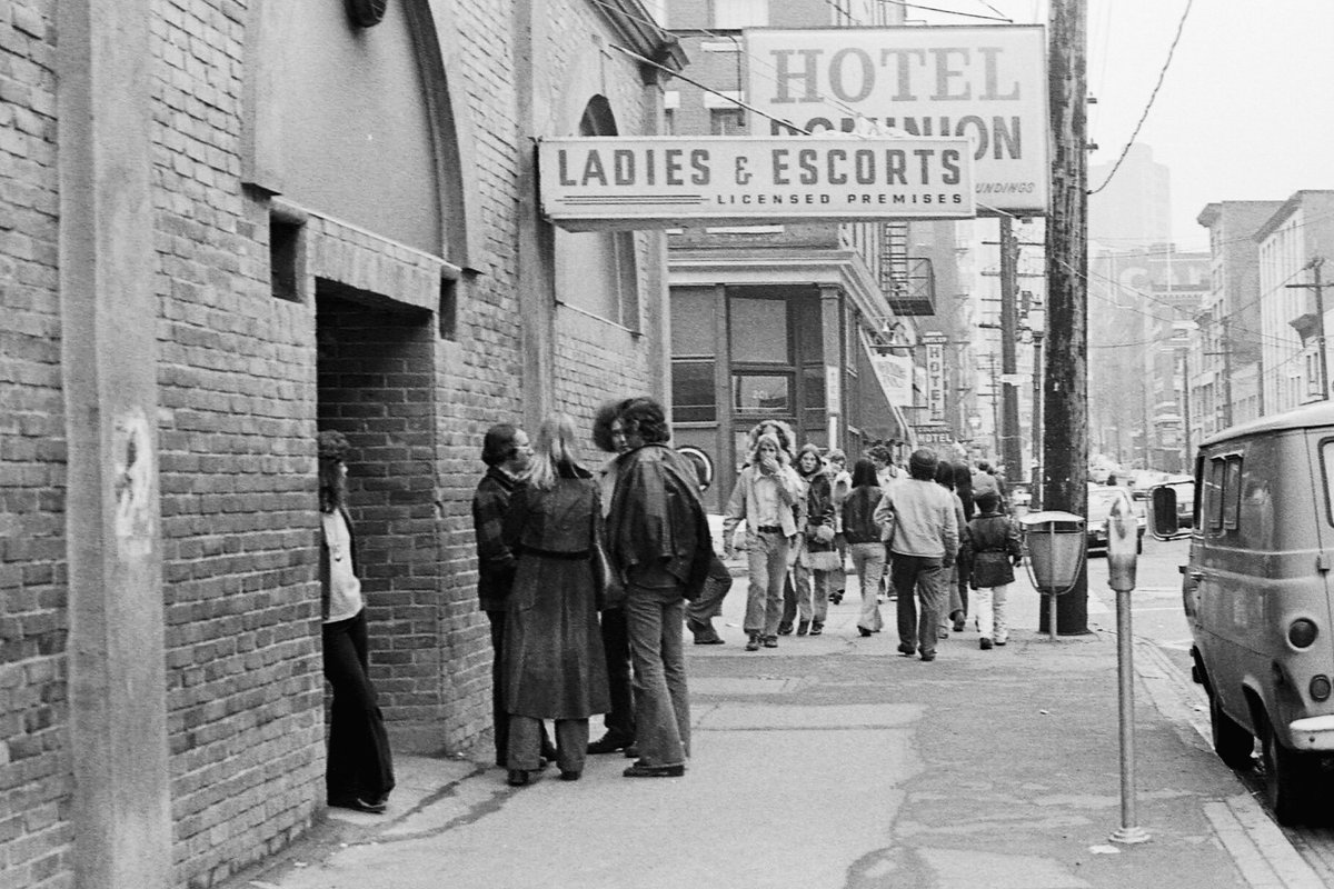 Lamplighter_Pub's tweet photo. Ladies and escorts. #Gastown https://t.co/lipxWCqjGo