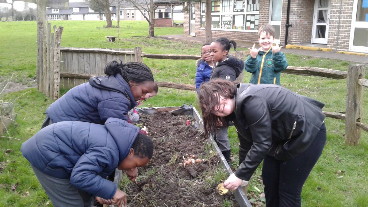 FSBWPS's tweet photo. More pics of #Ecoclub in action! Well done everyone for your efforts! The school is looking amazing, thank you! https://t.co/6kYSLYx053