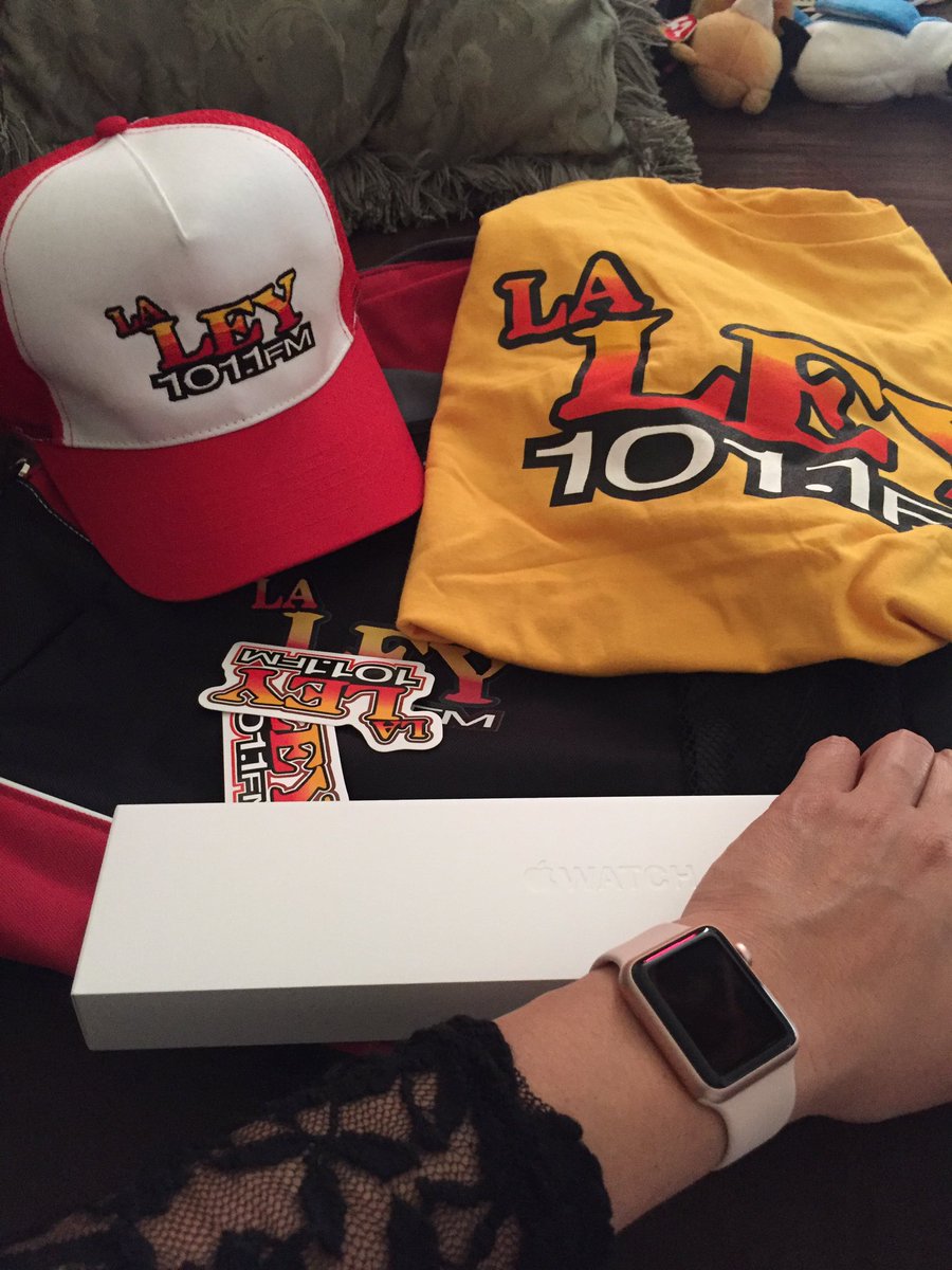 YolyzzC's tweet photo. Gracias ala @NcLaLey y #Locutores de L #Ley101.1FM Y Ami hija por nominarme @juliegarzaradio @DjgalloNC @EricJohnsonJr86 @HectorConBarba https://t.co/1INidkavQN