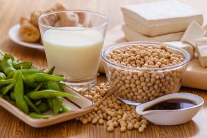 HealthNewsRevu's tweet photo. Soy benefits women with breast cancer? Release on observational study needed more caution https://t.co/ggfqgh1pSq https://t.co/UkUCvKzspj