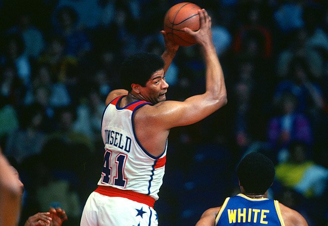 Happy 71st birthday to former Baltimore Bullet and Naismith Memorial Basketball Hall of Fame member Wes Unseld! 