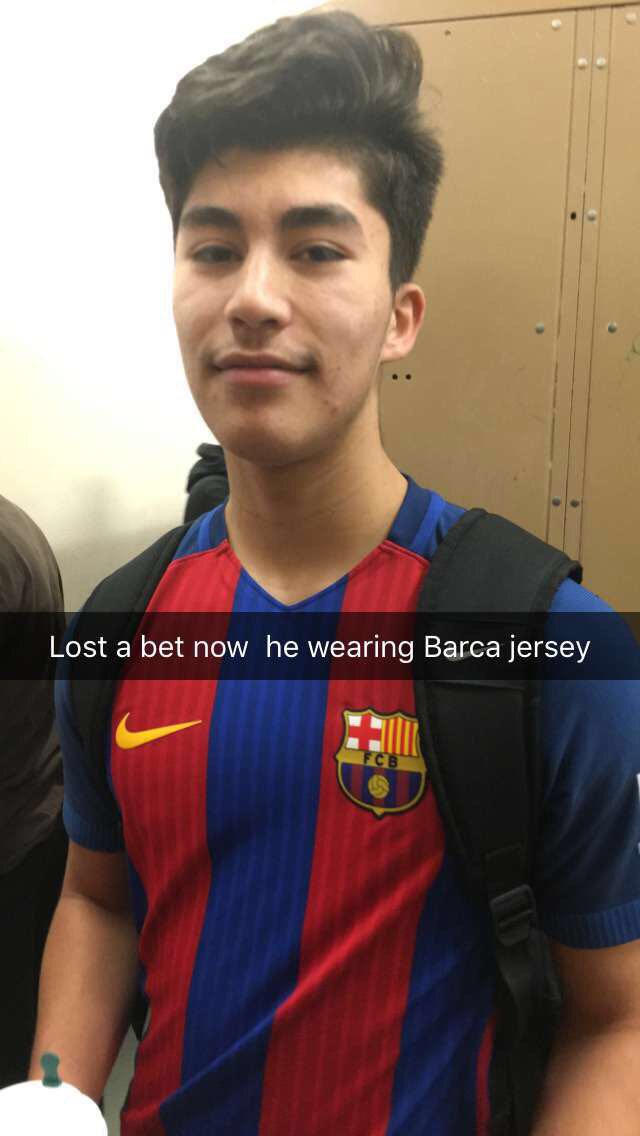 alejoabeast's tweet photo. Madrid fan thought Barca was gonna lose now he wearing a Barca jersey https://t.co/B0GgdCHFaG