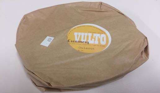 CDCgov's tweet photo. Don’t eat recalled Vulto Creamery soft raw milk cheeses due to #Listeria contamination. 6 hosp, 2 deaths in outbreak https://t.co/268ov0RIej https://t.co/BLqP88Hj8b
