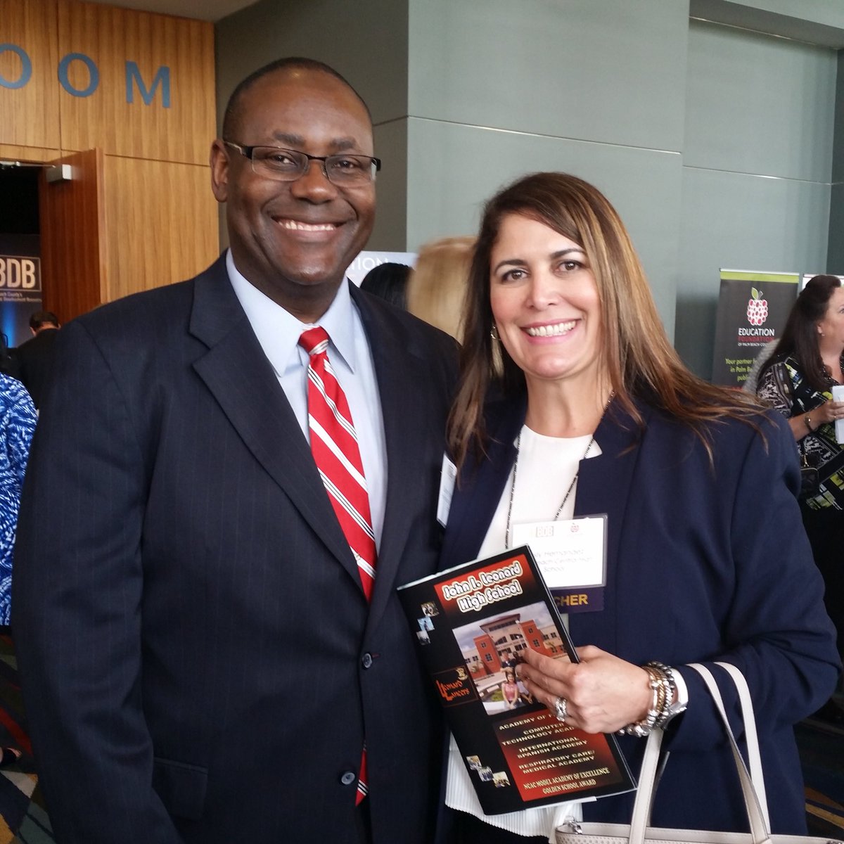 PBCentral_Princ's tweet photo. #ProudPrincipal with 2 outstanding @PBCHS_Broncos staff members at the @pbcsd #PBCEduForecast‼ @vanjaguirre1 #PBCHS https://t.co/XGe0p4QYDC