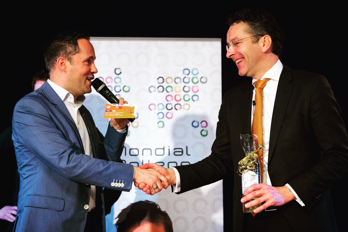 Te gekke #CollegeTour <a href="/Mondialcollege/">Mondial Lindenholt</a> met <a href="/J_Dijsselbloem/">Jeroen Dijsselbloem</a> vanochtend. Goede vragen van enthousiaste leerlingen en perfecte sfeer!