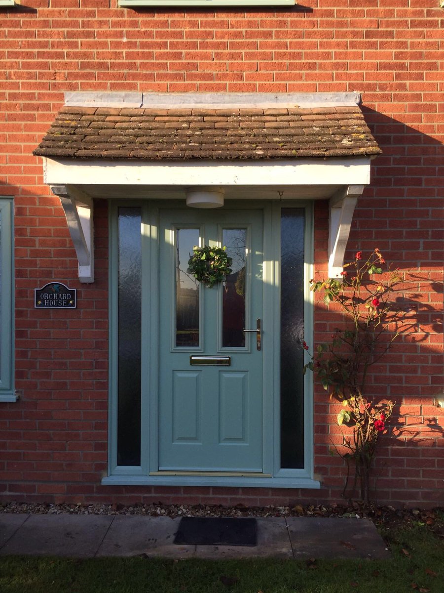 custom_choice's tweet photo. At #customchoice we are proud installers of @SolidorLtd choose from a wide range to suit your property! https://t.co/fRALcIvqDu