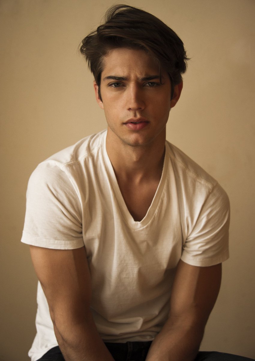 ¡Hola ,hola!

Busco a mi hermano, Frank II Longbottom. 
Como FC ofrezco a Ben Bowers, aunque siempre podréis cambiarlo. 

¿RT? 🍇