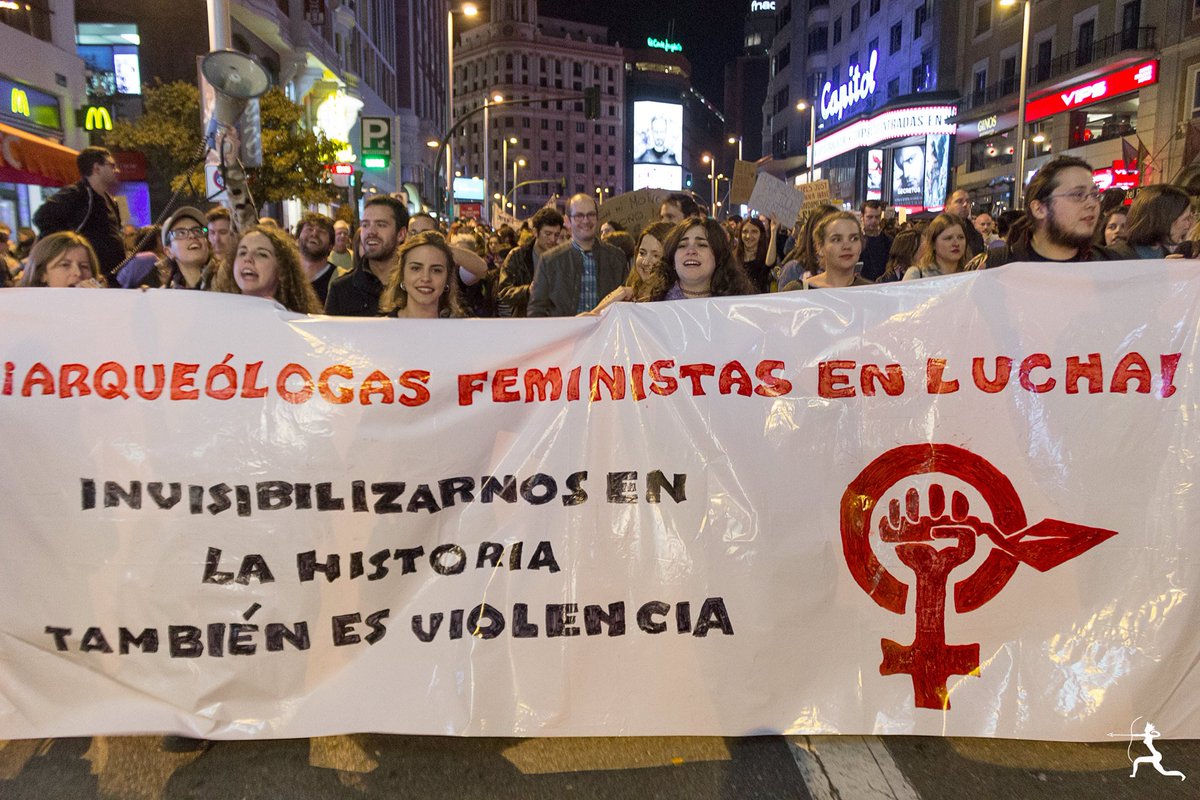 Ayer (#8M) nos manifestamos en #Madrid y #Granada en pos de una sociedad más justa e igualitaria. ¡#ALTAMIRA LO PINTÓ UNA TÍA! #arqueología