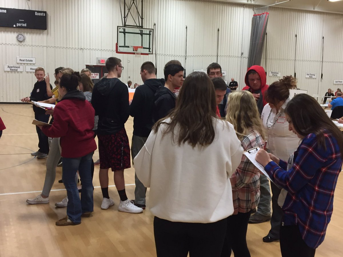 SuperinTIMdent's tweet image. Reality Check today @SchDistofMilton @MiltonHSJobs at MHS...#hellorealworld #SDMTalent!