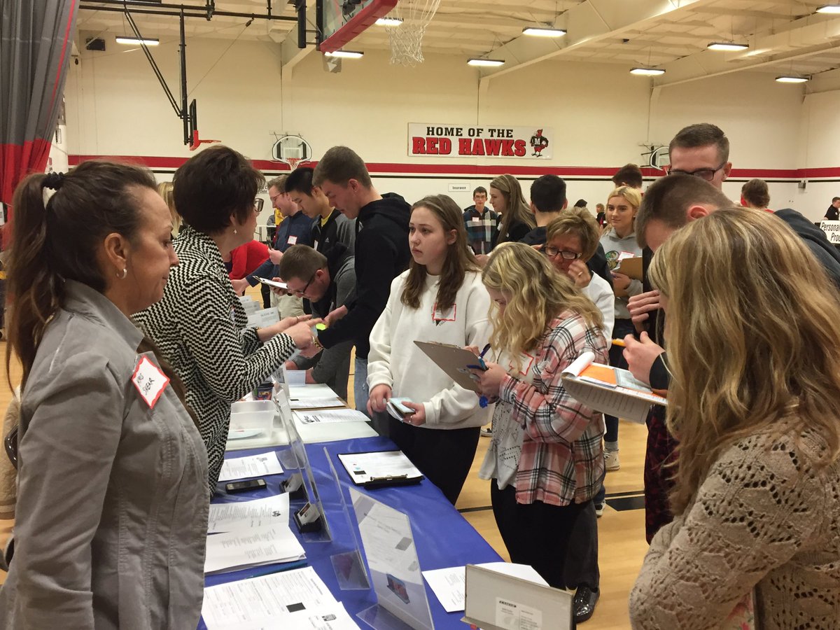 SuperinTIMdent's tweet image. Reality Check today @SchDistofMilton @MiltonHSJobs at MHS...#hellorealworld #SDMTalent!