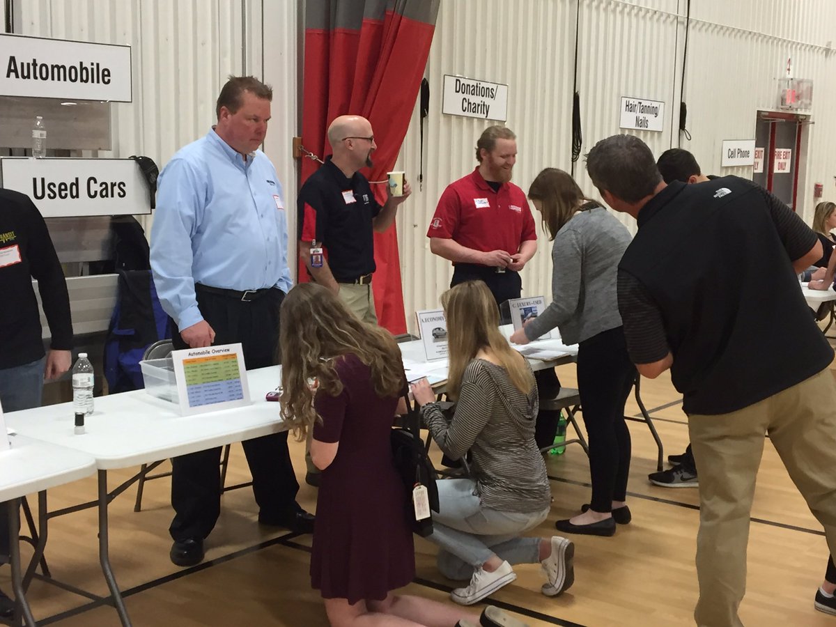 SuperinTIMdent's tweet image. Reality Check today @SchDistofMilton @MiltonHSJobs at MHS...#hellorealworld #SDMTalent!