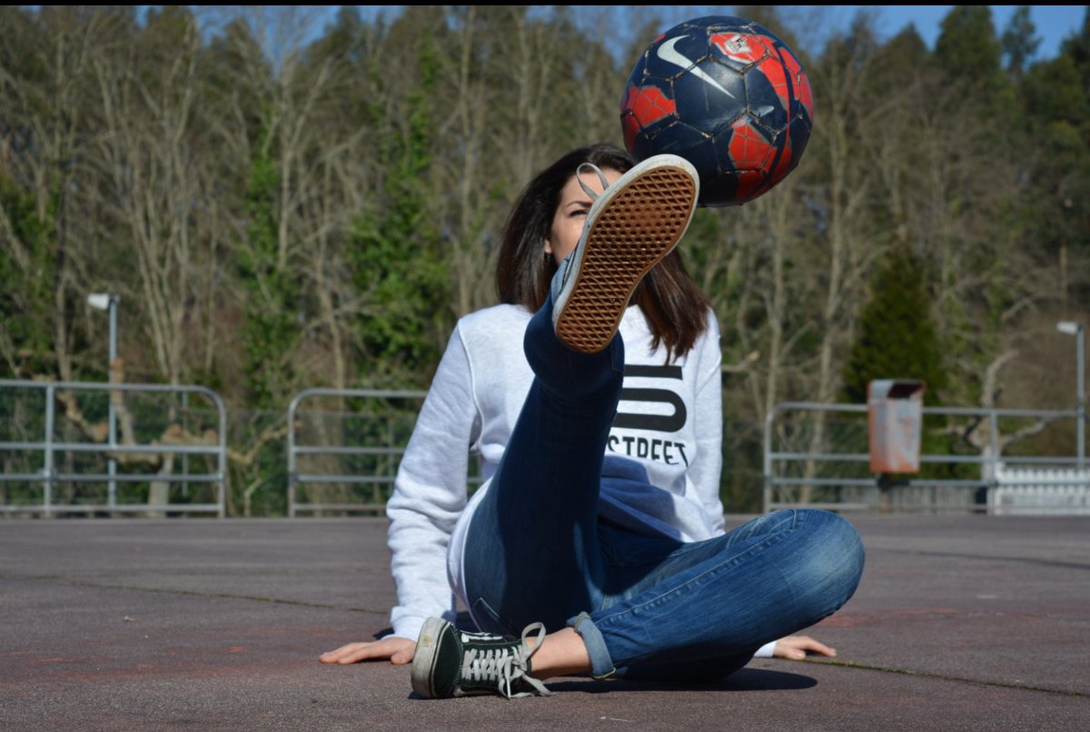 VisoStreet's tweet photo. Cuanto hace que no bajas a la pista???? 🌞🌞 #visostreet #wearityourway #StreetStyle #sweatshirt #athleisure #hoodie #vamosalapista https://t.co/ovCbs3BkYk