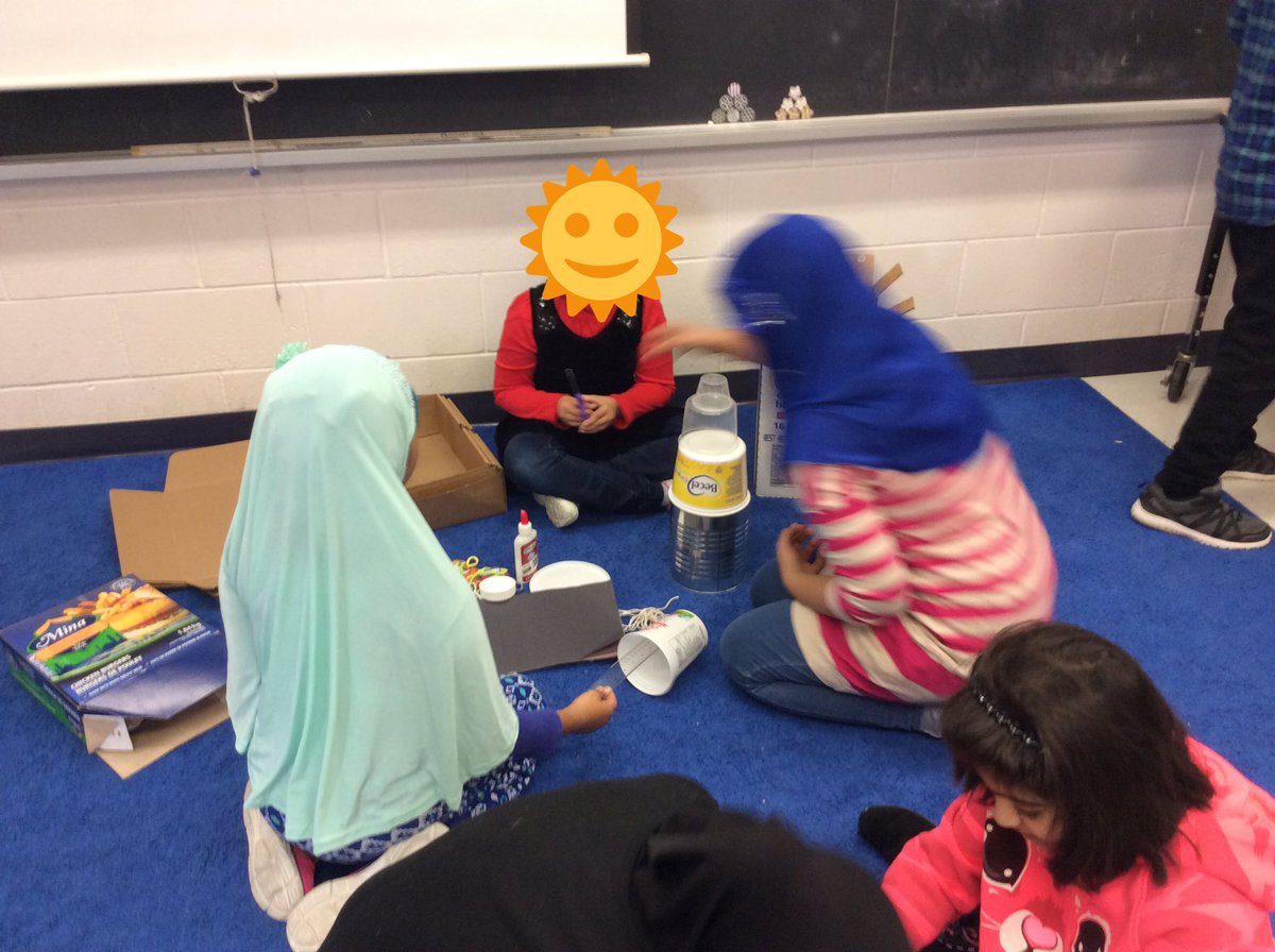 mskikkertsclass's tweet photo. Rapunzel is sick of using her hair, so 4C is busy designing pulley systems to help her lift people into her tower! @FloradalePS https://t.co/XWXoClmSZn