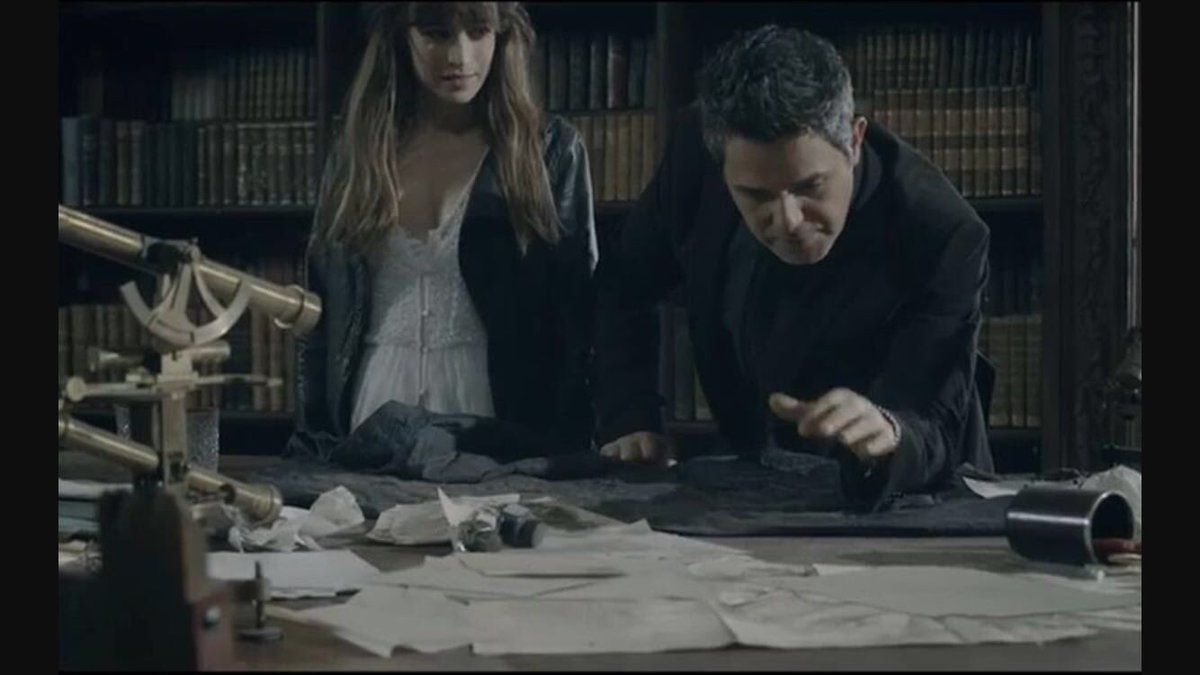 AlejandroSanz's tweet photo. Aquí con mi amiga @martaetura1 decidiendo si vamos a ver "liberad a Willy" https://t.co/jRuI39QHq9