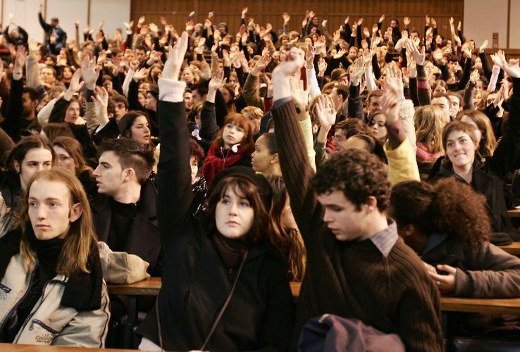 "Réduire les inégalités, ce n'est pas envoyer tous les élèves à Polytechnique." Agnès Van Zanten franceculture.fr/emissions/la-g…