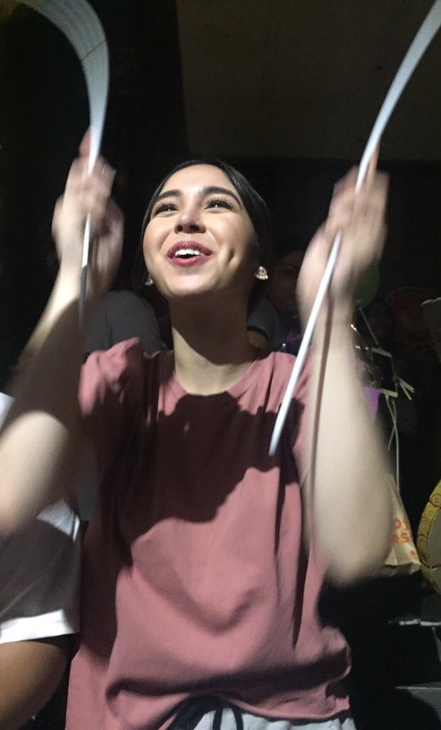JBeauties's tweet photo. Your happiness is ours too @BarrettoJulia💜 

#TwentyYearsOfJULIA https://t.co/c2eegJcLQl